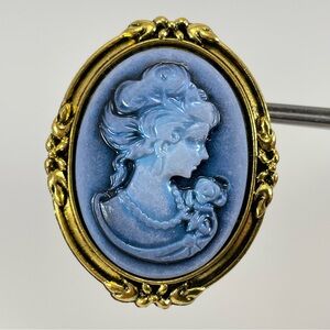 Cameo Brooch Pin Gold Tone Blue Face Vintage Look Unique Stunning Exquisite